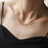 Halsband med 4 lager tråd